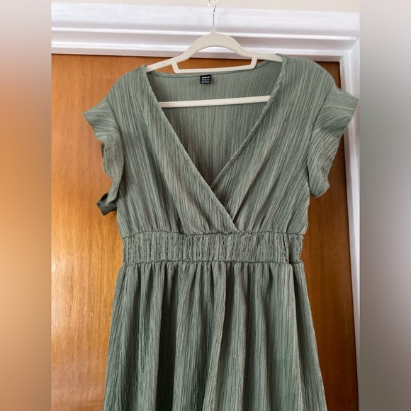 SHEIN Green Maxi Dress - Picture 2 of 5